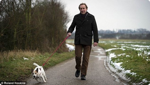 Пресса взяла интервью у англичанина, спасшего своего пса