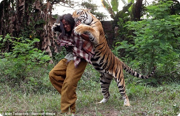 Абдула Шоле и его лучших друг тигр Мулан