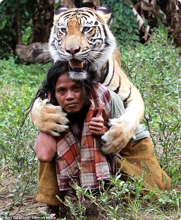 Абдула Шоле и его лучших друг тигр Мулан